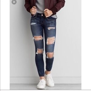 American Eagle Super Low Jegging w/ Holes